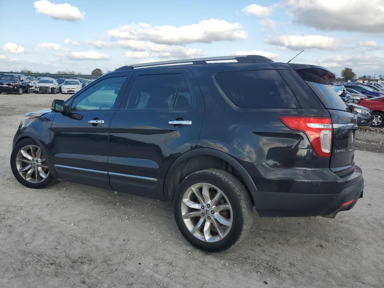 2011 Ford Explorer - Image 2