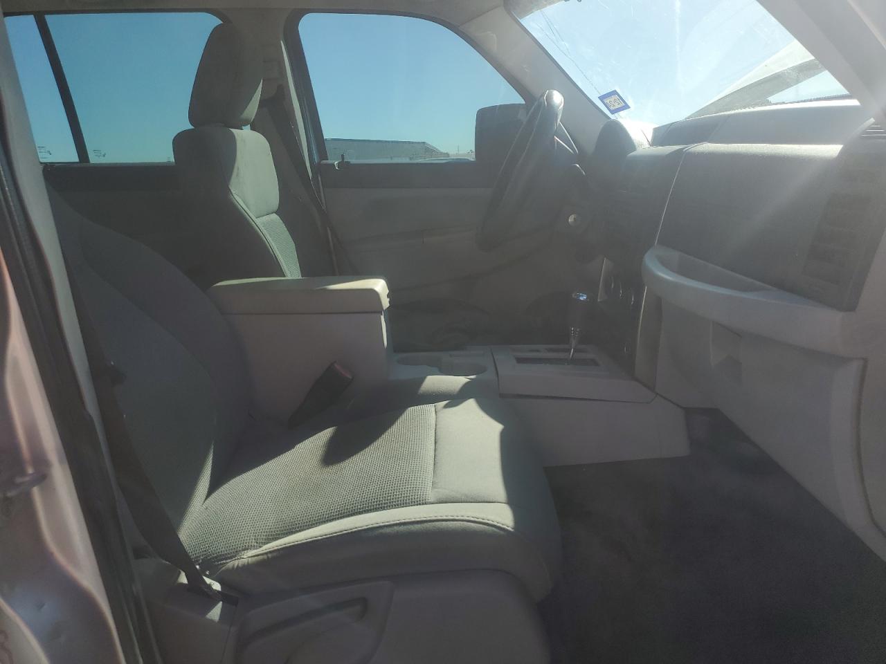 2008 Jeep Liberty (North America) - Image 7