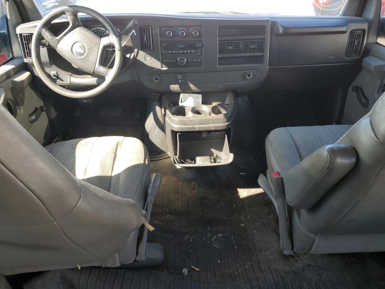 2008 Chevrolet Express - Image 8
