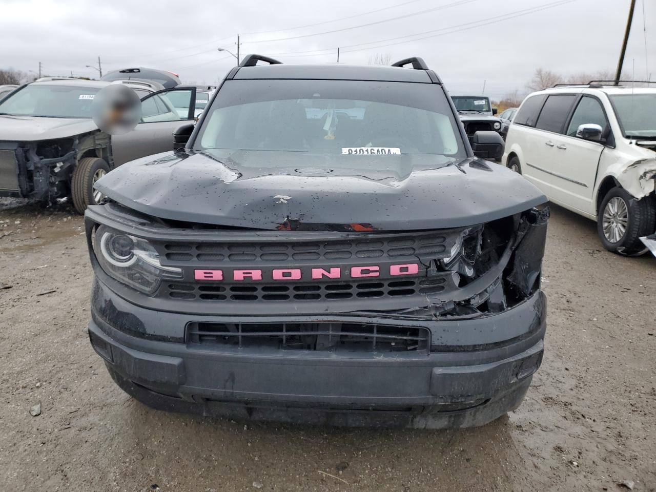 2022 Ford Bronco - Image 5