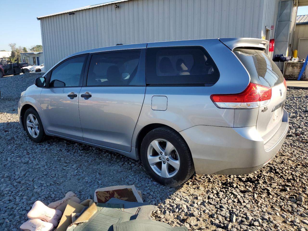 2011 Toyota Sienna - Image 2