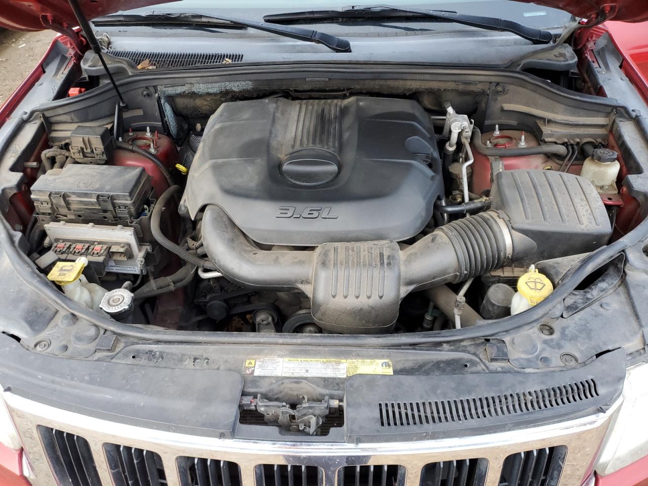 2011 Jeep Grand Cherokee - Image 13
