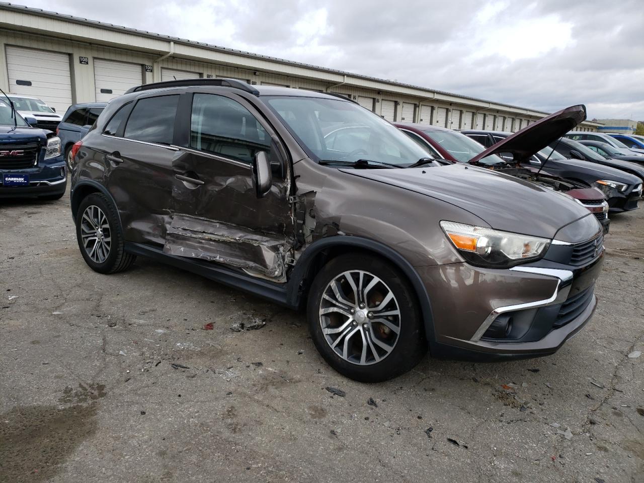 2016 Mitsubishi Outlander - Image 4