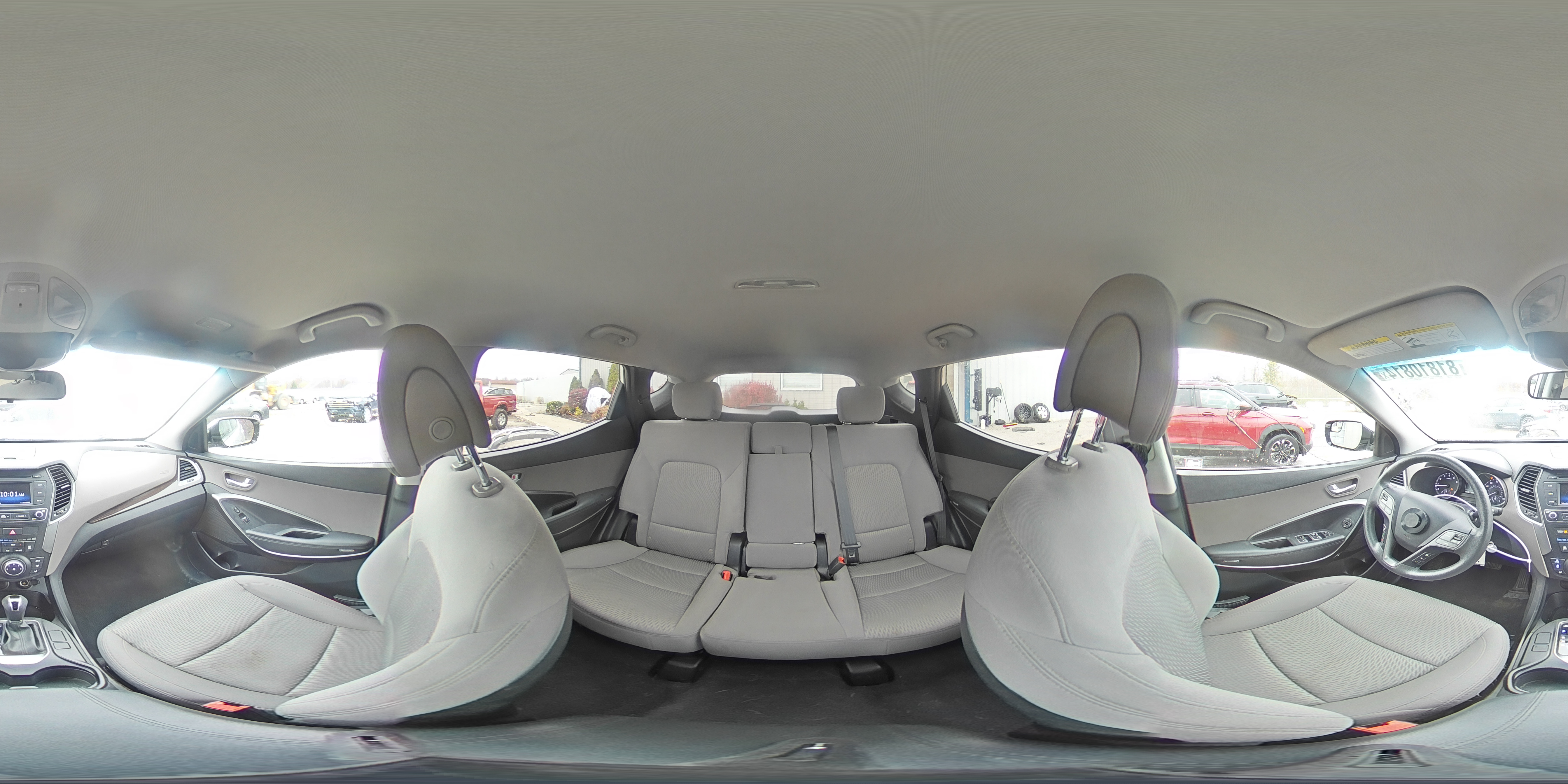 2018 Hyundai Santa Fe - Image 16
