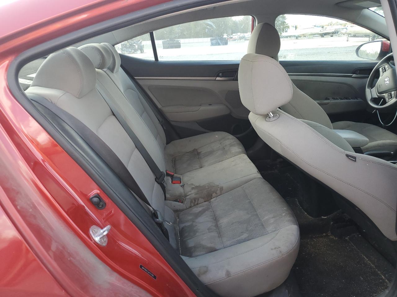 2018 Hyundai Elantra - Image 10