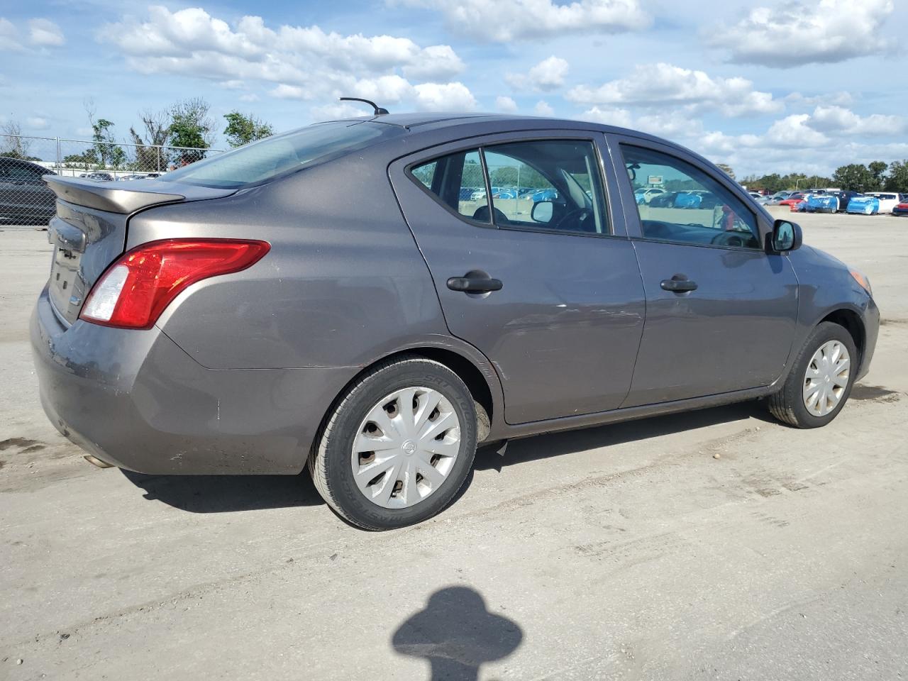 2014 Nissan Versa - Image 3