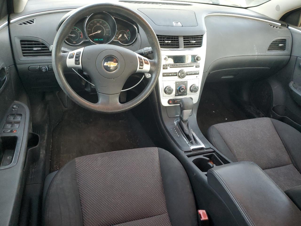 2011 Chevrolet Malibu - Image 8