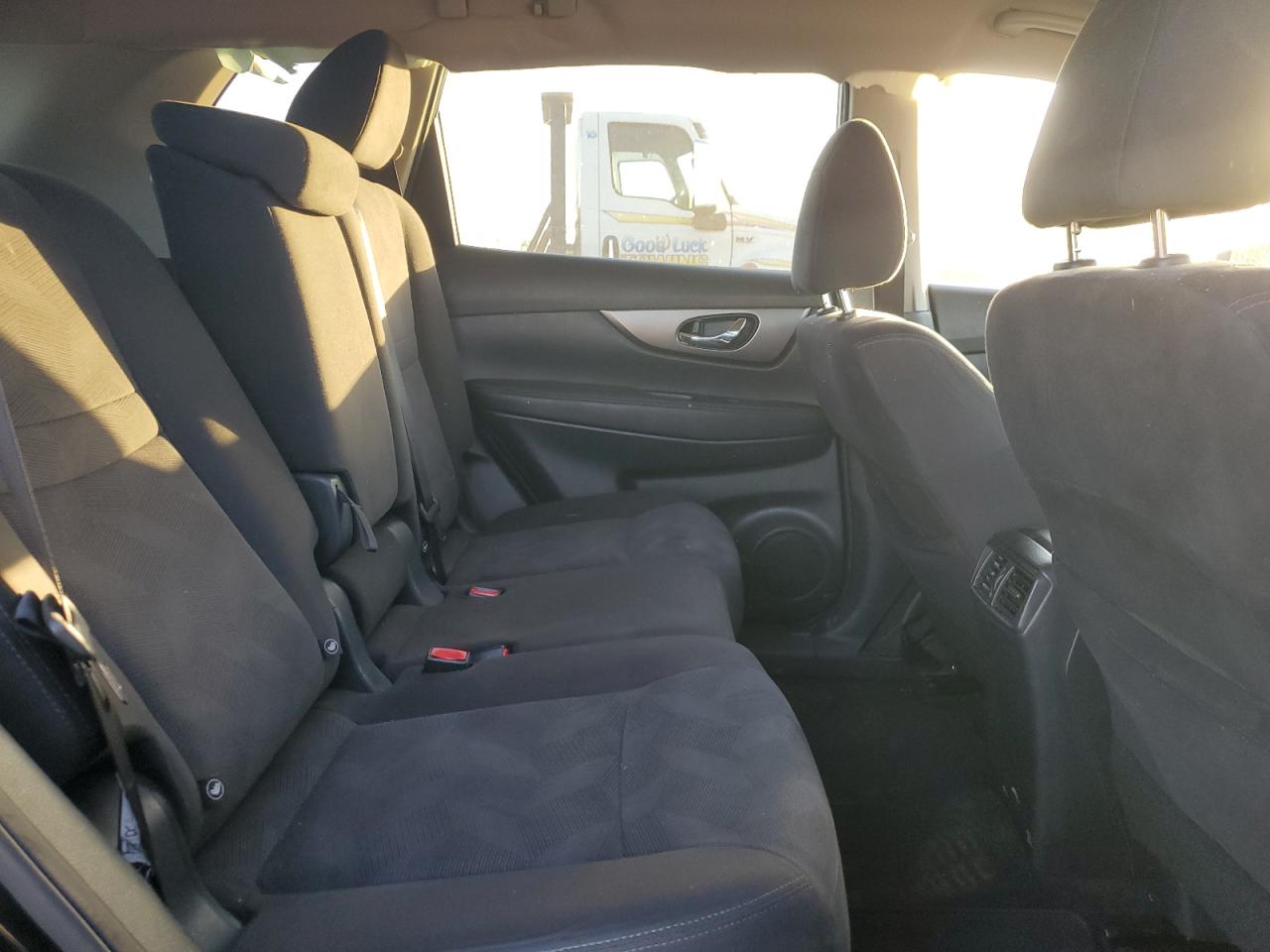 2016 Nissan Rogue - Image 11