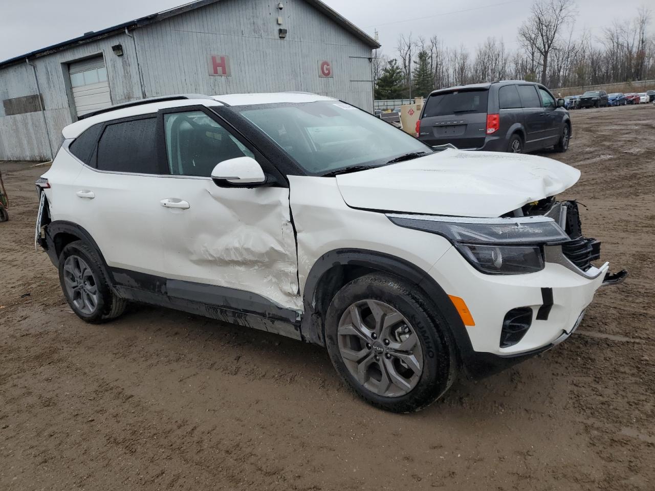 2024 Kia Seltos - Image 4