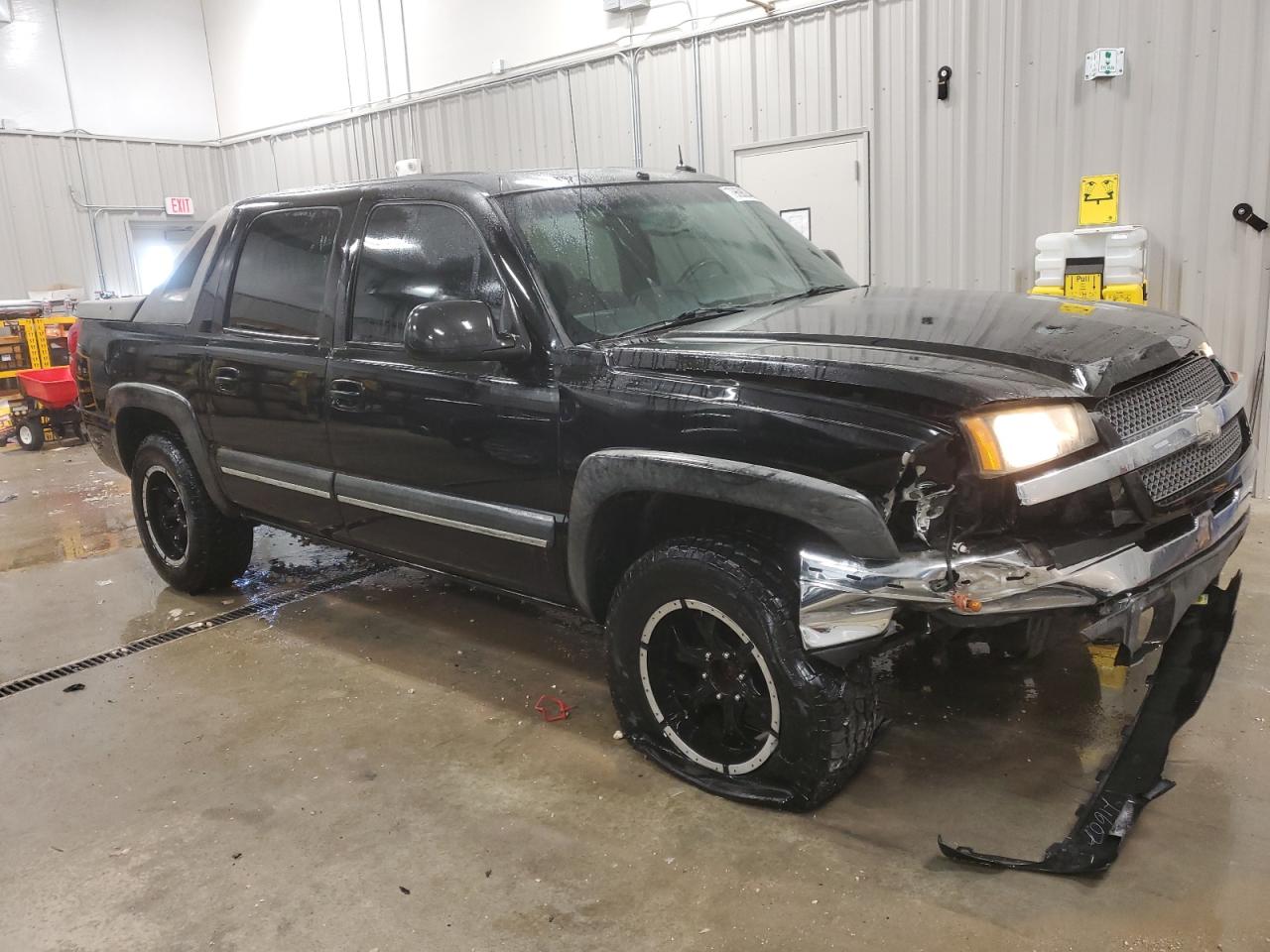 2003 Chevrolet Avalanche - Image 4