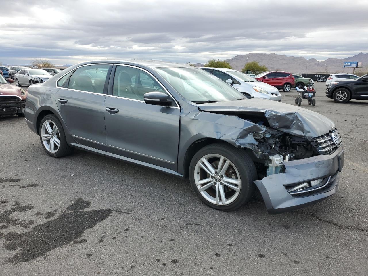 2014 Volkswagen Passat - Image 4