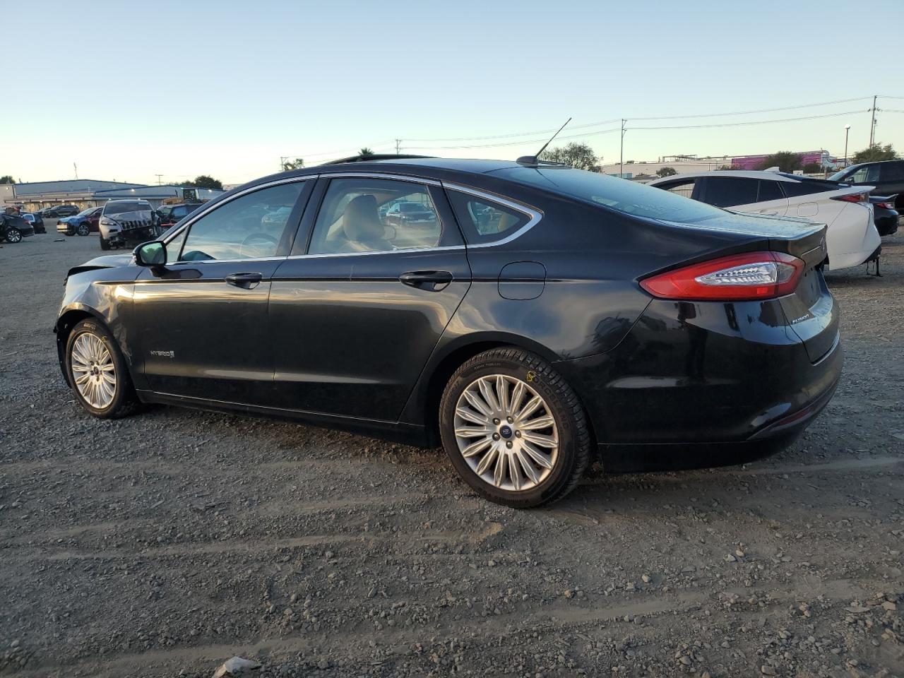 VIN 3FA6P0LU5FR249106 2015 FORD FUSION no.2