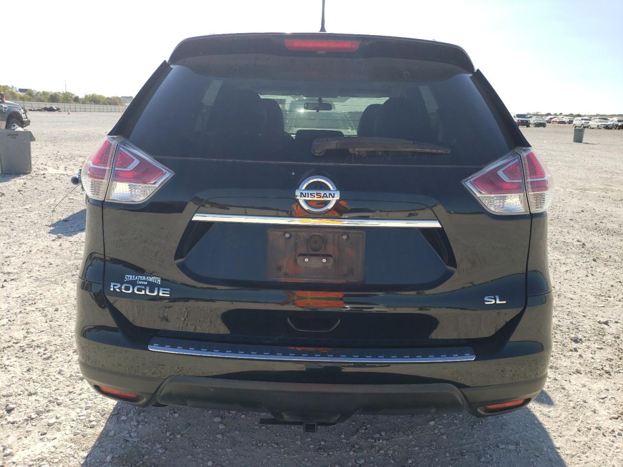 2015 Nissan Rogue S VIN: 5N1AT2MT2FC786611 Lot: 81148884