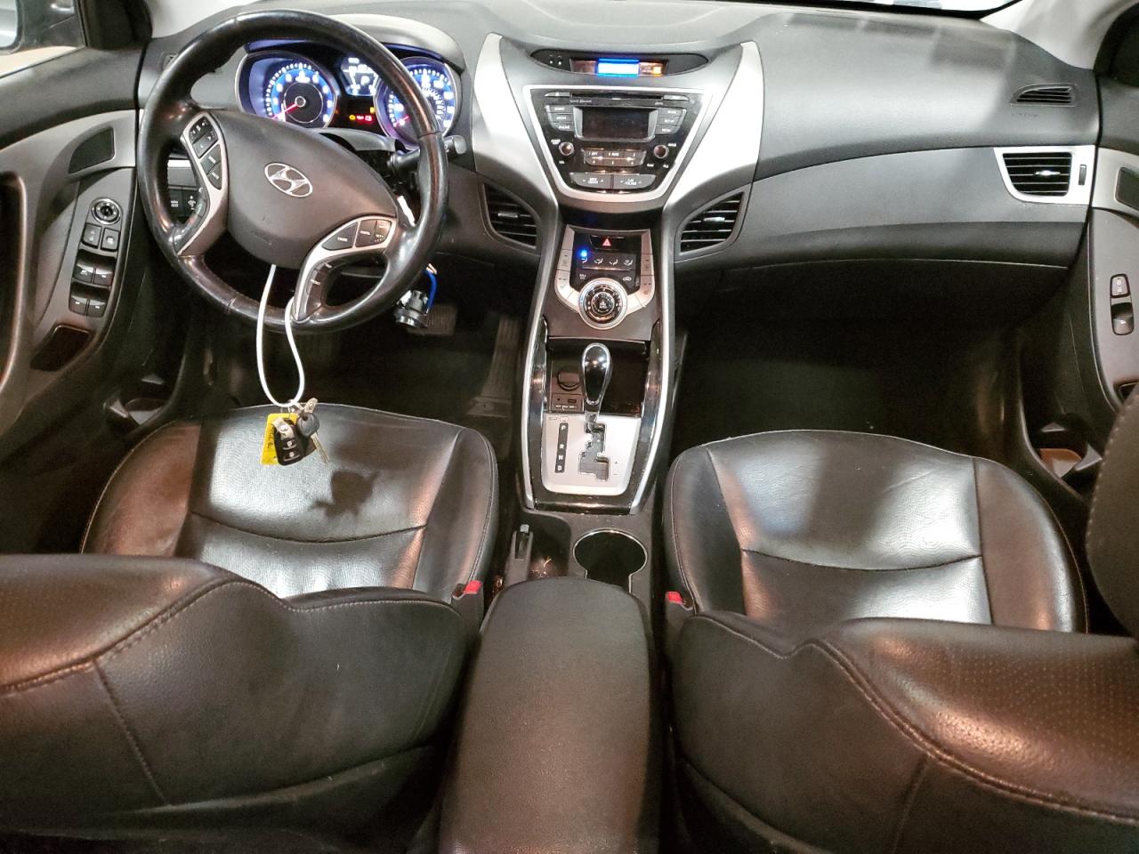 2013 Hyundai Elantra - Image 8