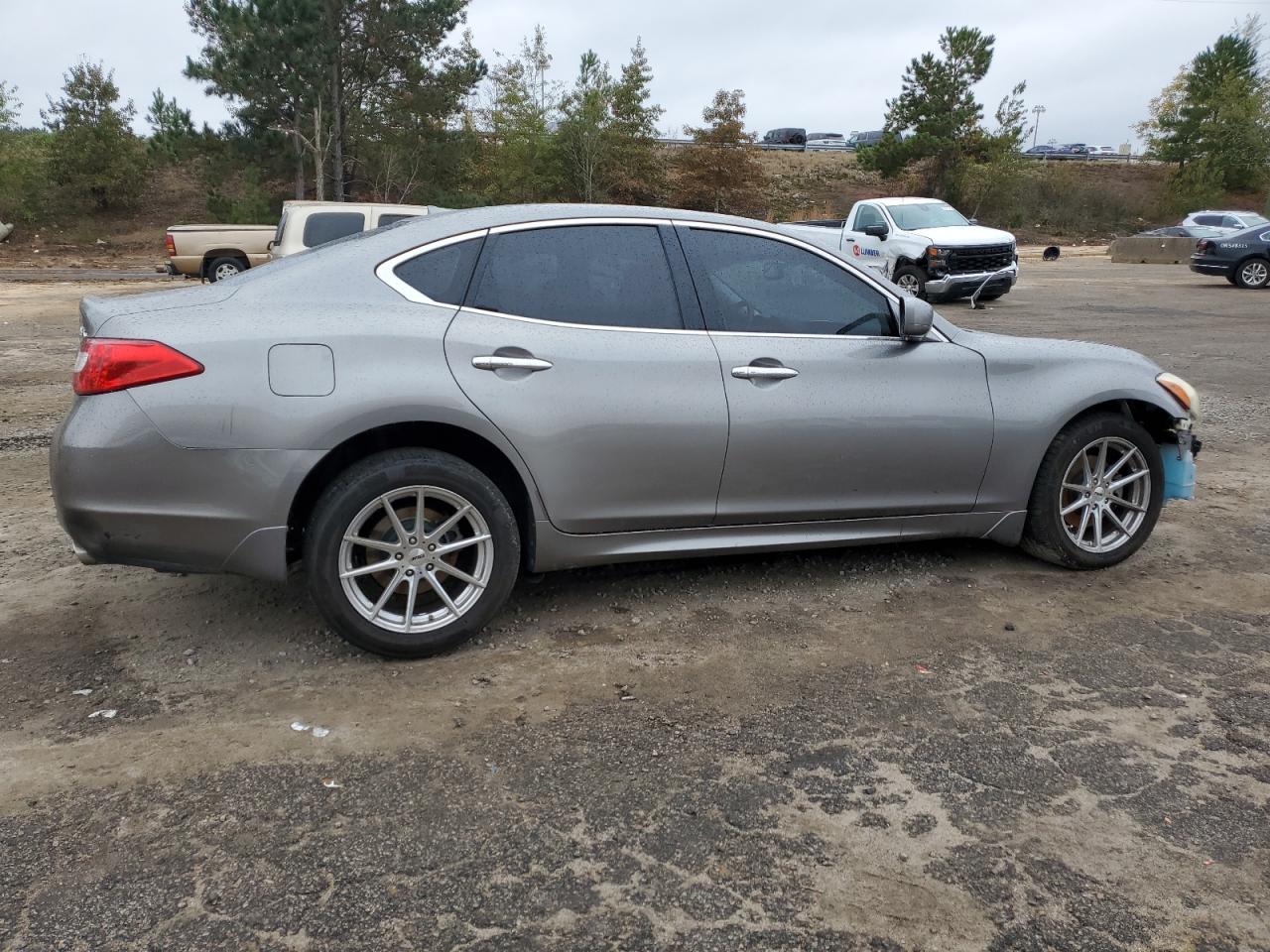 2012 Infiniti M - Image 3