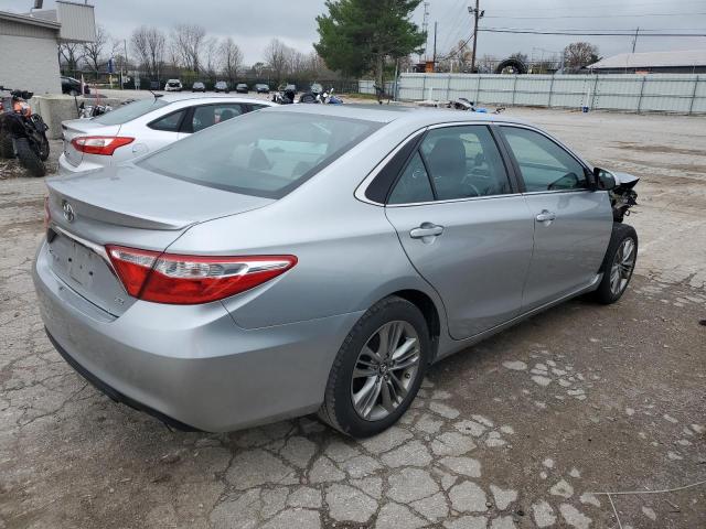  TOYOTA CAMRY 2017 Srebrny