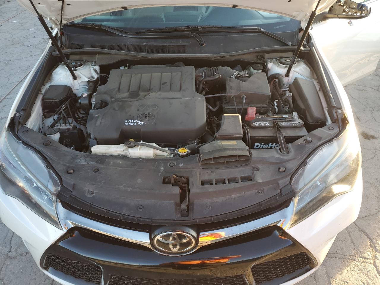 2015 Toyota Camry - Image 11