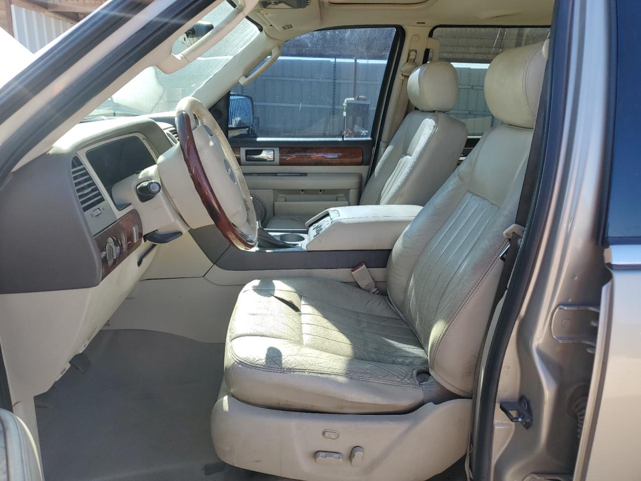 2004 Lincoln Navigator VIN: 5LMFU28R24LJ14513 Lot: 83658974