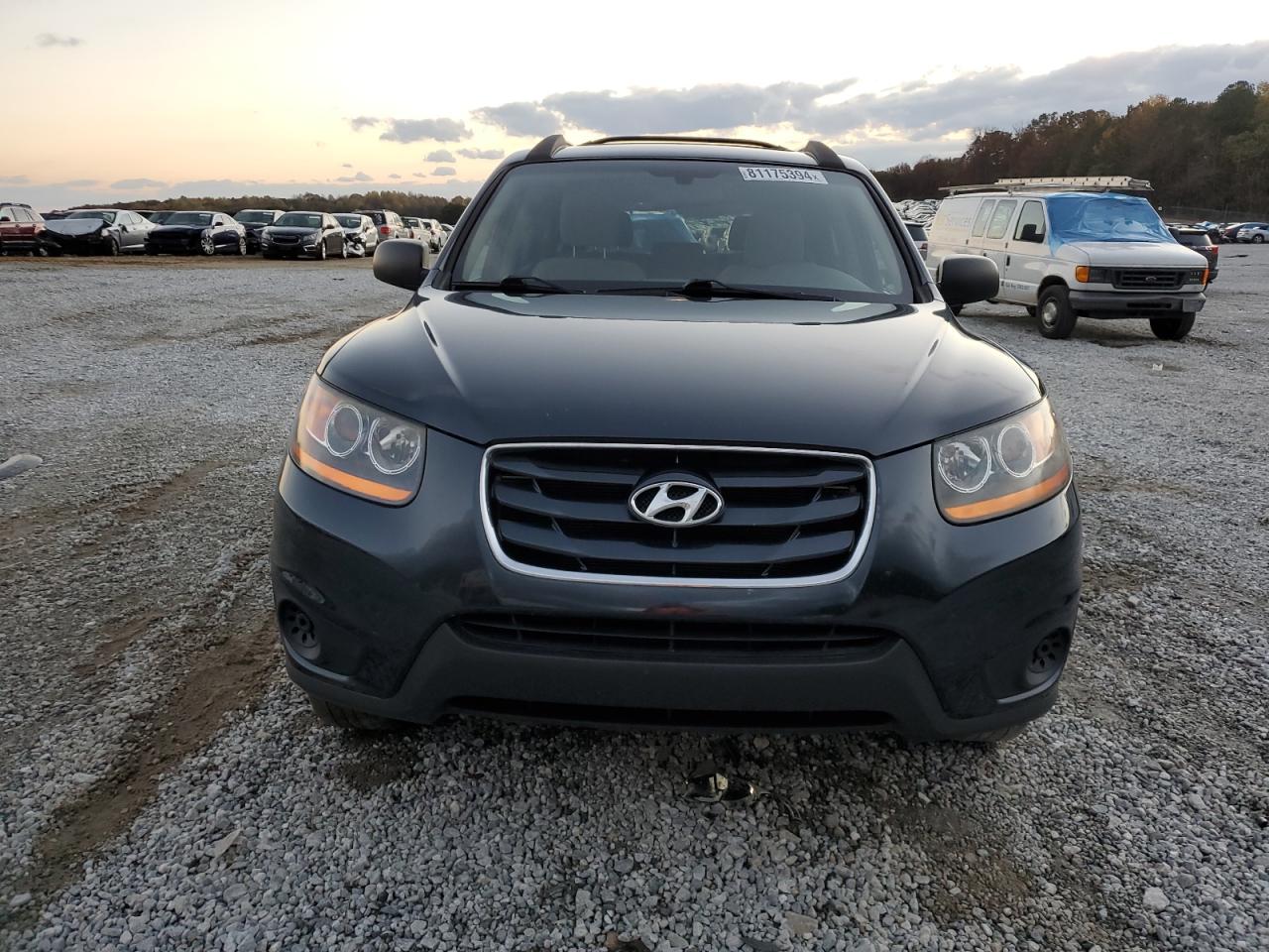 2010 Hyundai Santa Fe - Image 5