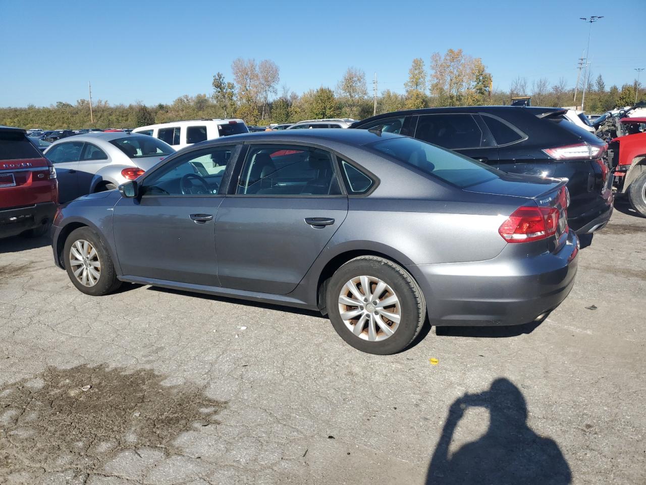 2015 Volkswagen Passat - Image 2