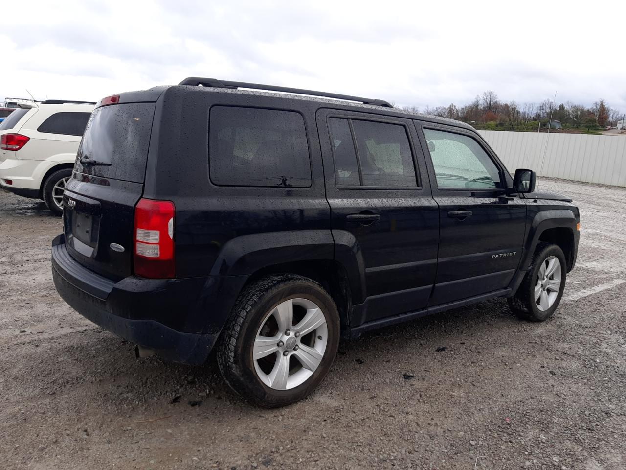 2016 Jeep Liberty (Patriot) - Image 3
