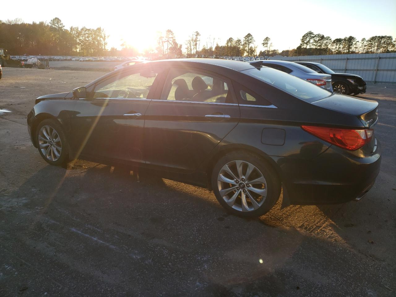 2012 Hyundai Sonata - Image 2