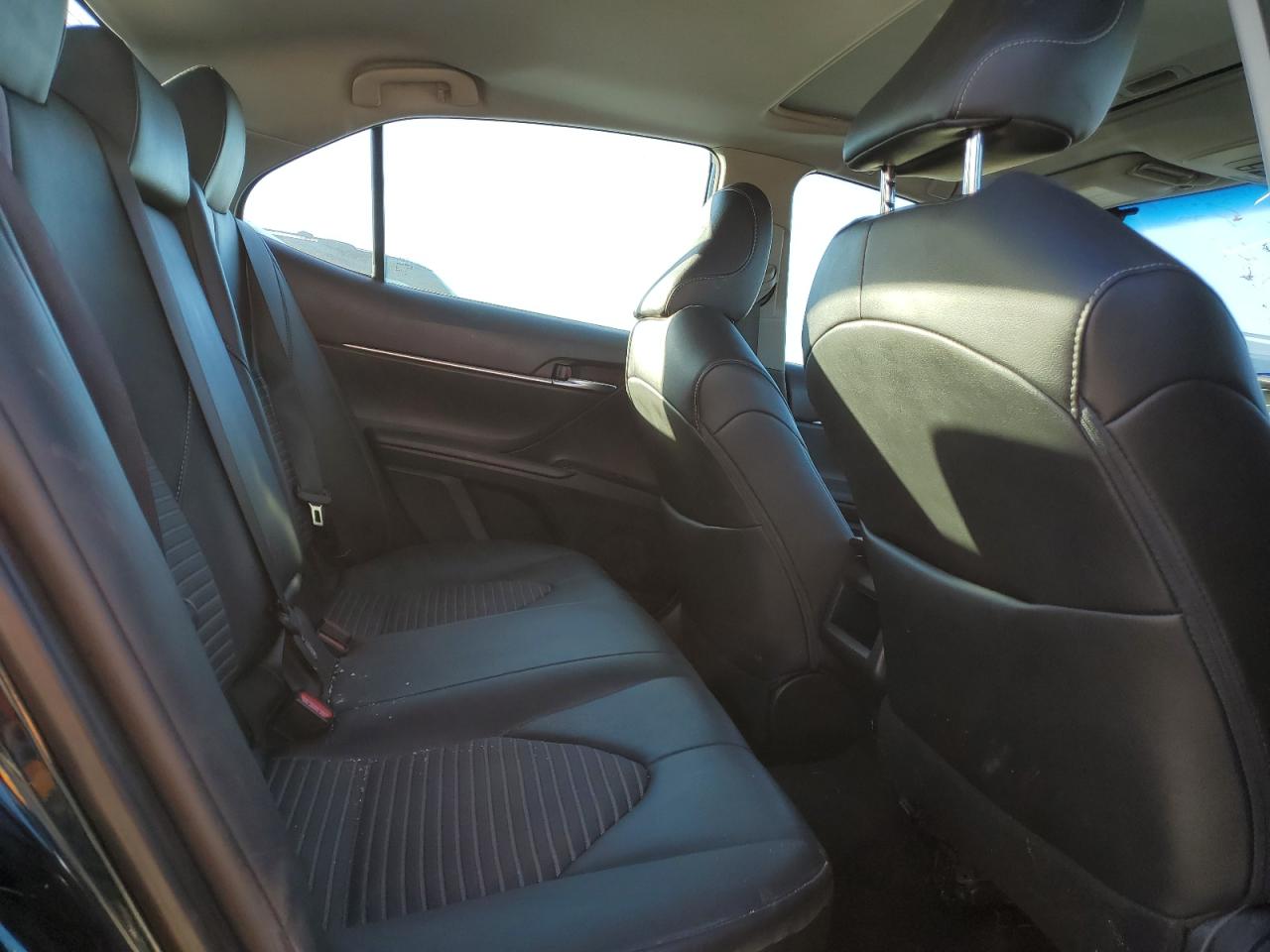 2018 Toyota Camry - Image 10