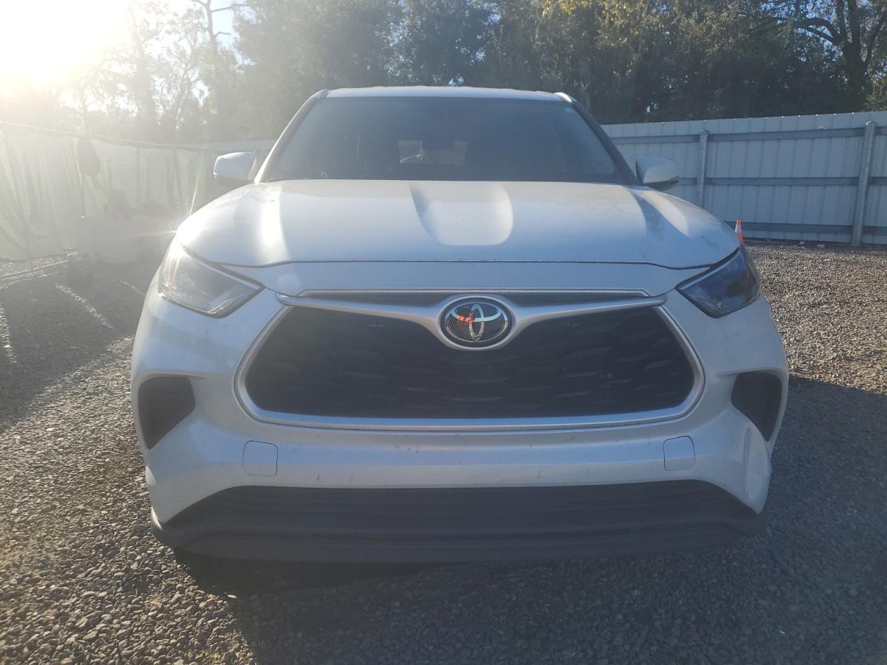 2022 Toyota Highlander - Image 5