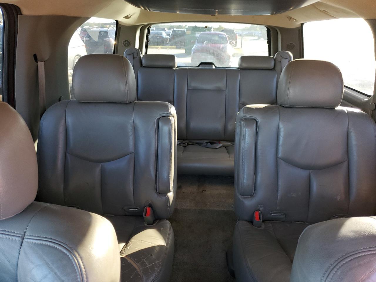 2003 Chevrolet Suburban C1500 VIN: 1GNEC16Z63J264130 Lot: 79729944