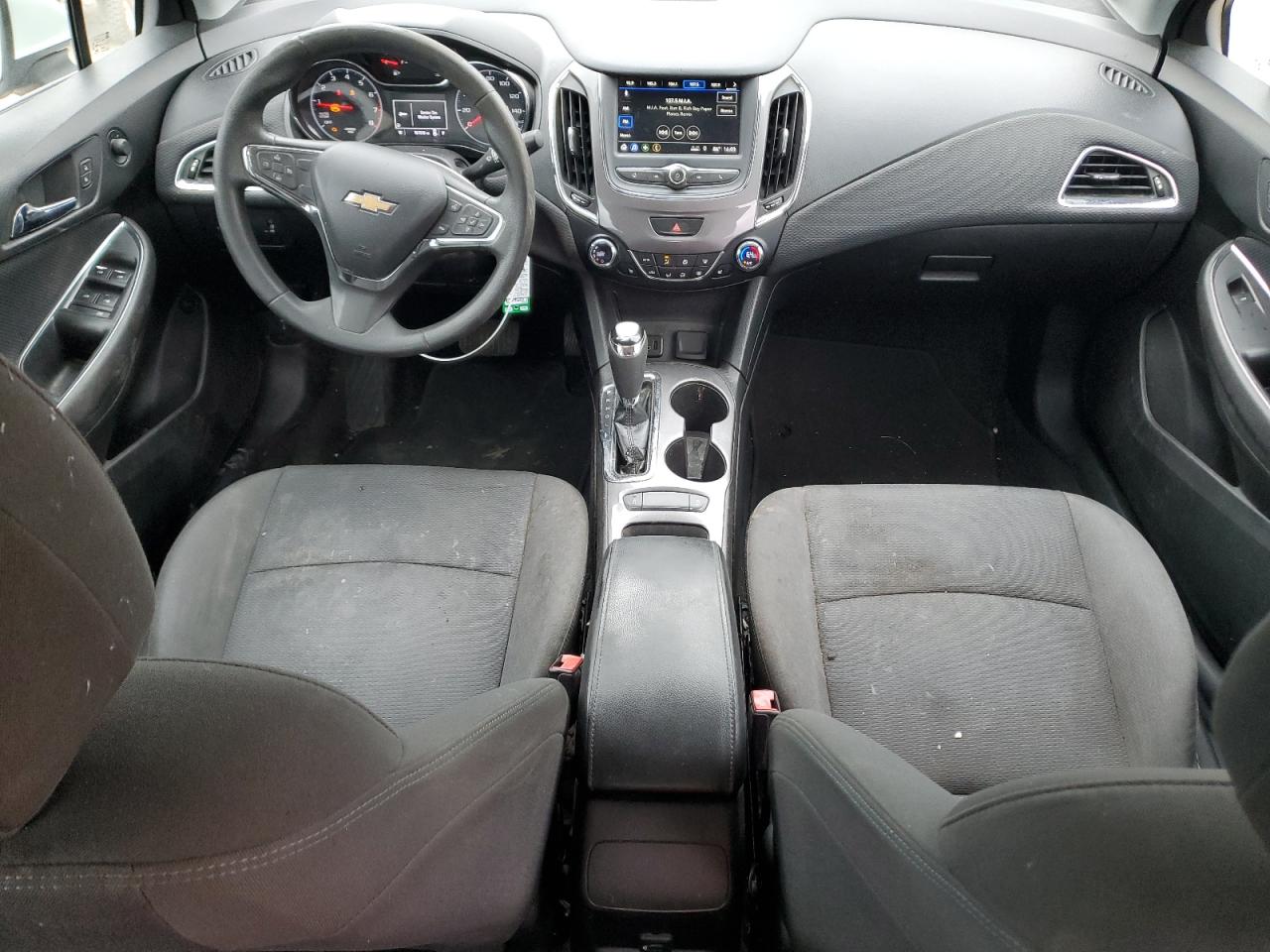 2019 Chevrolet Cruze - Image 8