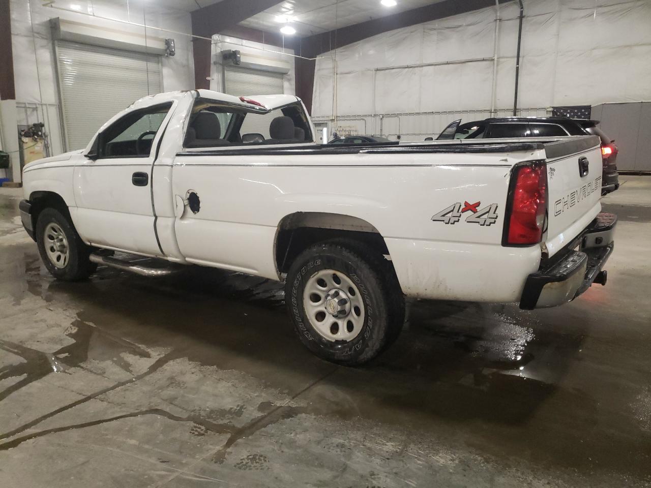 2006 Chevrolet Silverado - Image 2