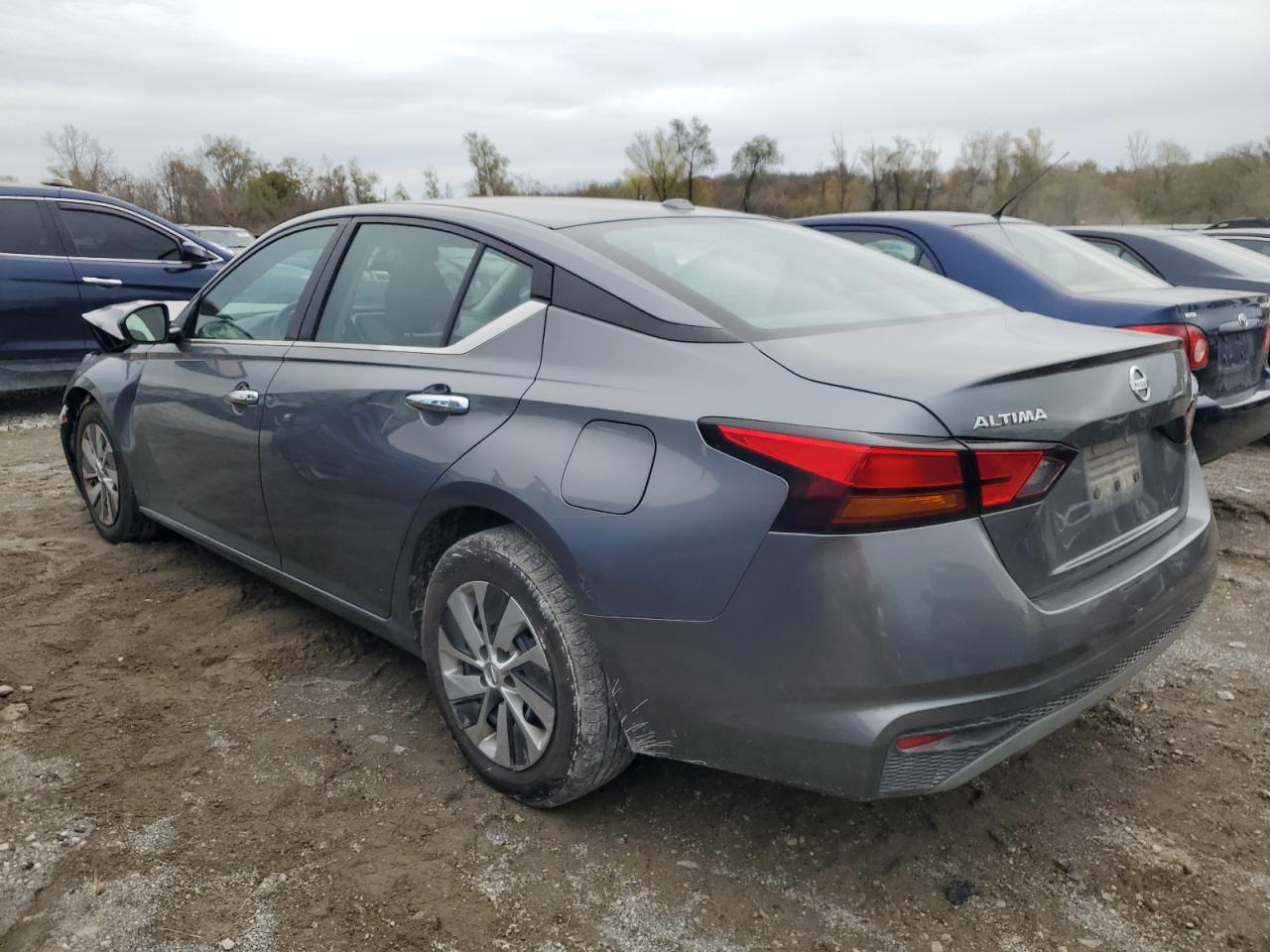 2019 Nissan Altima - Image 2