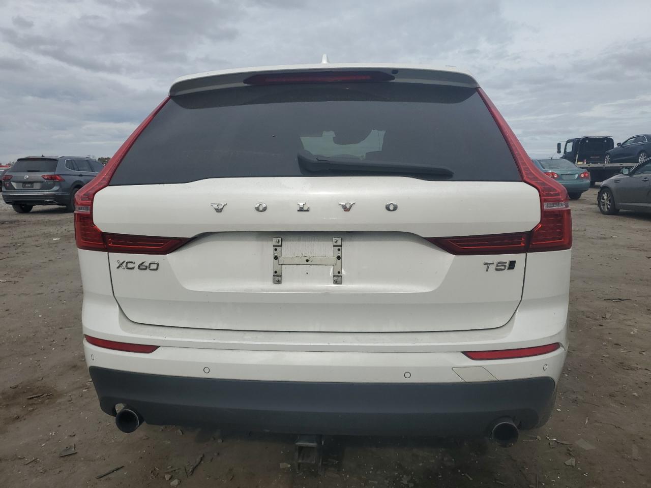 2018 Volvo Xc60 T5 Momentum VIN: YV4102RK3J1094727 Lot: 79078254