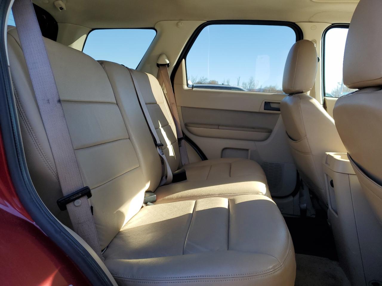 2011 Ford Escape - Image 11