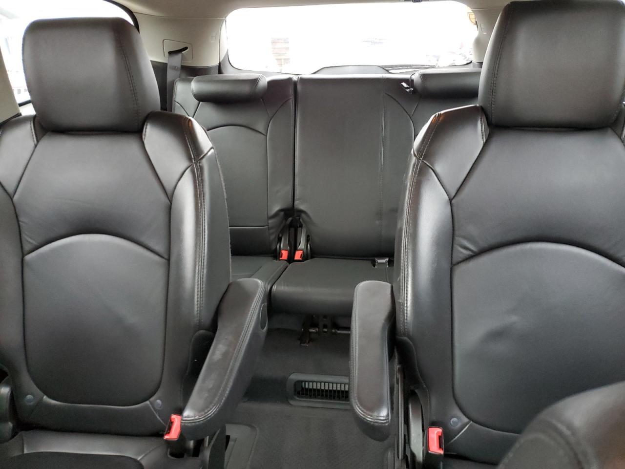 2012 Chevrolet Traverse - Image 10