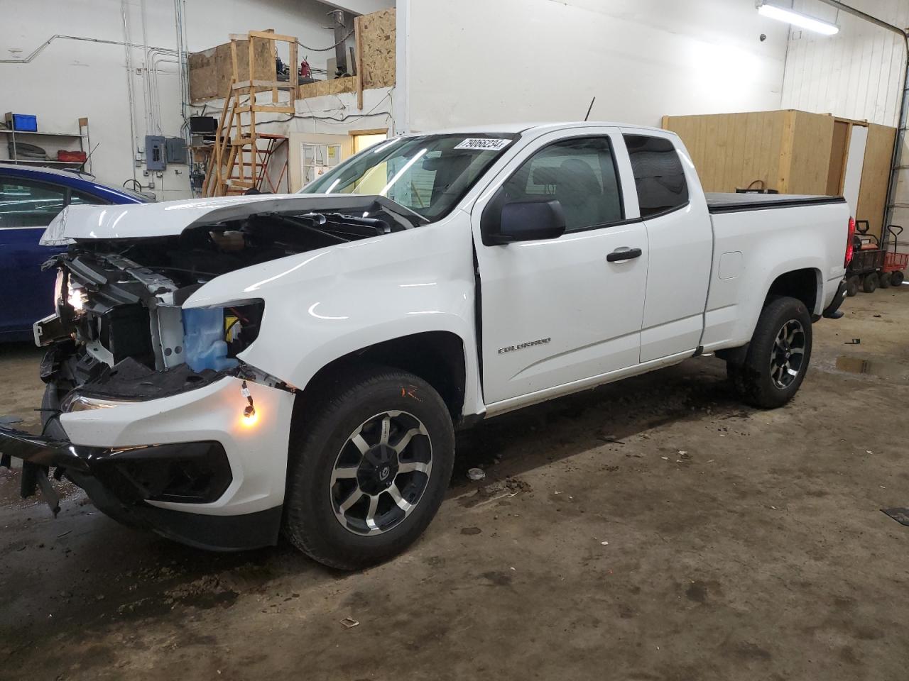 VIN 1GCHSBEA0N1300942 2022 CHEVROLET COLORADO no.1