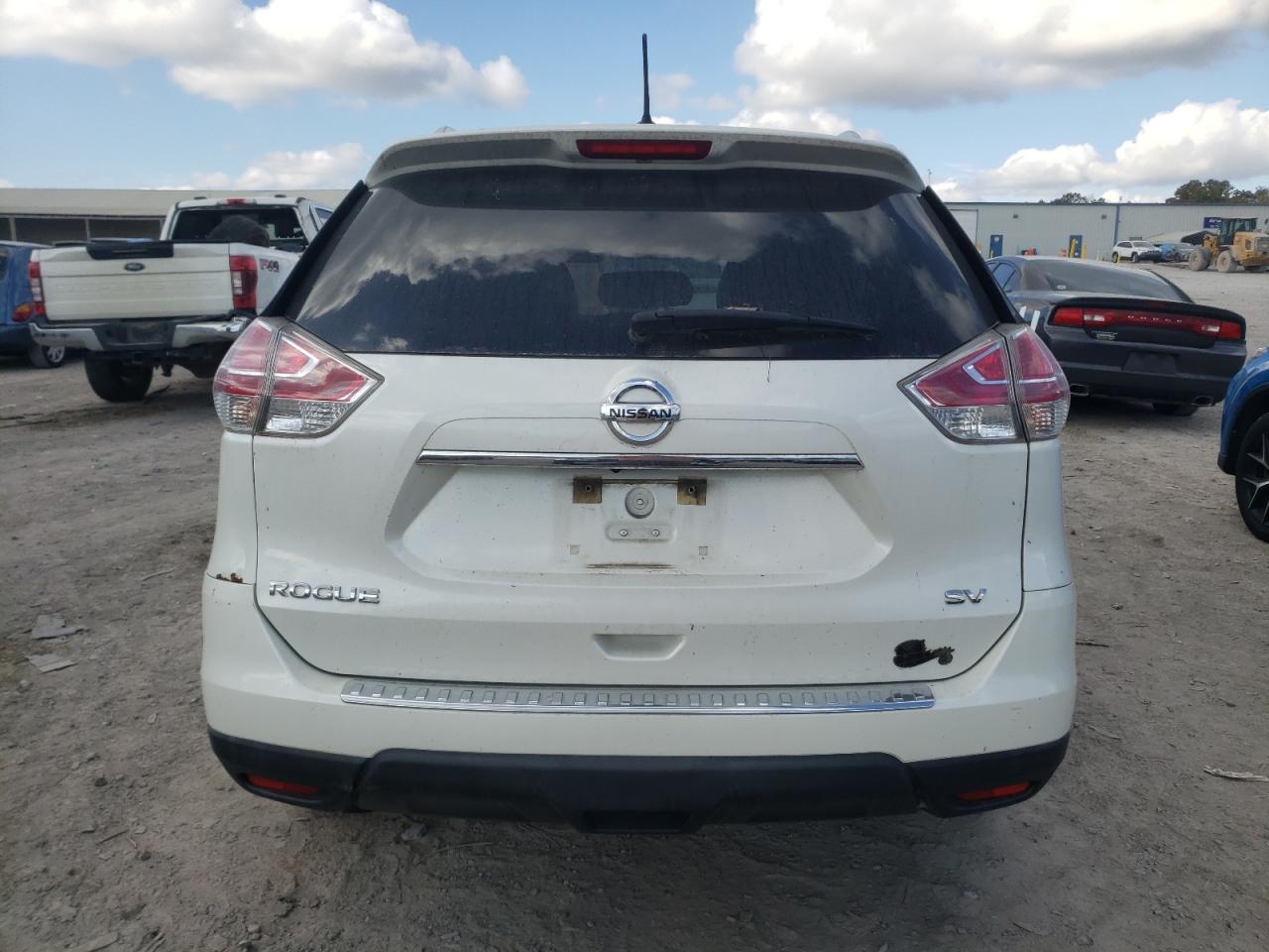 2015 Nissan Rogue - Image 6