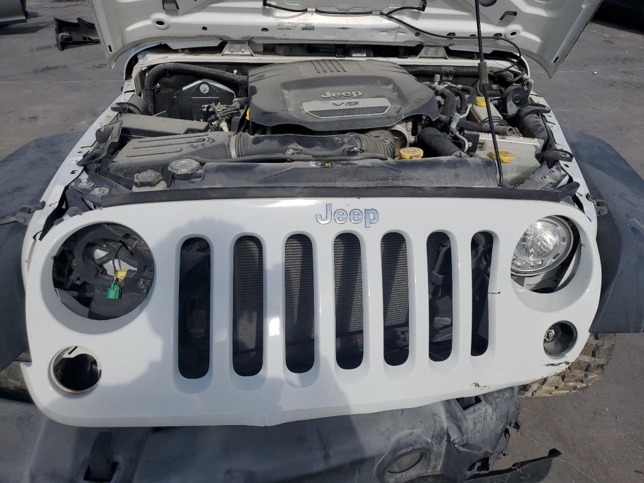 2018 Jeep Wrangler Unlimited Sport VIN: 1C4BJWDG7JL865323 Lot: 82657514