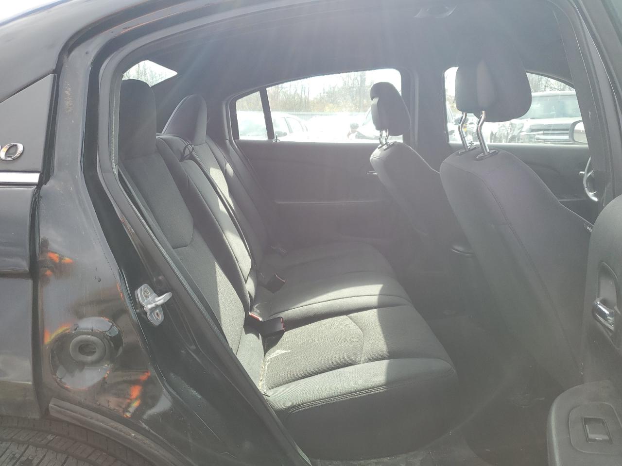 2013 Chrysler 200 - Image 10