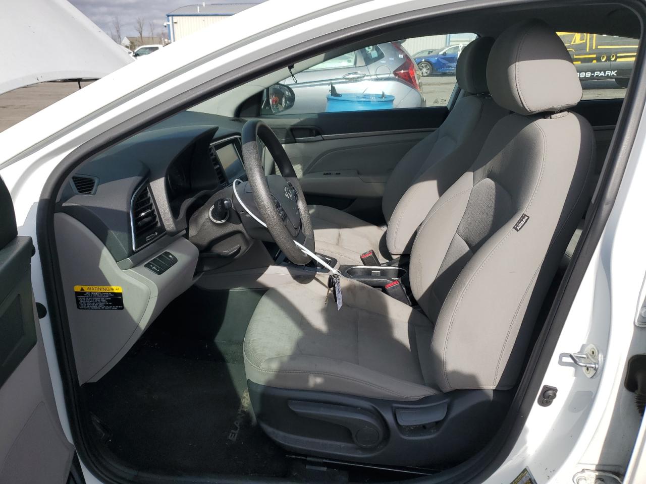 2017 Hyundai Elantra - Image 7