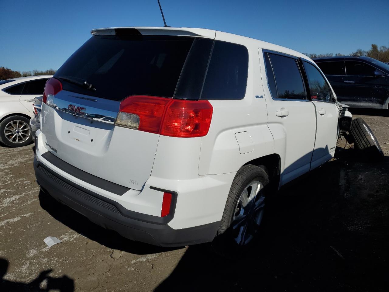 2017 GMC Terrain - Image 3