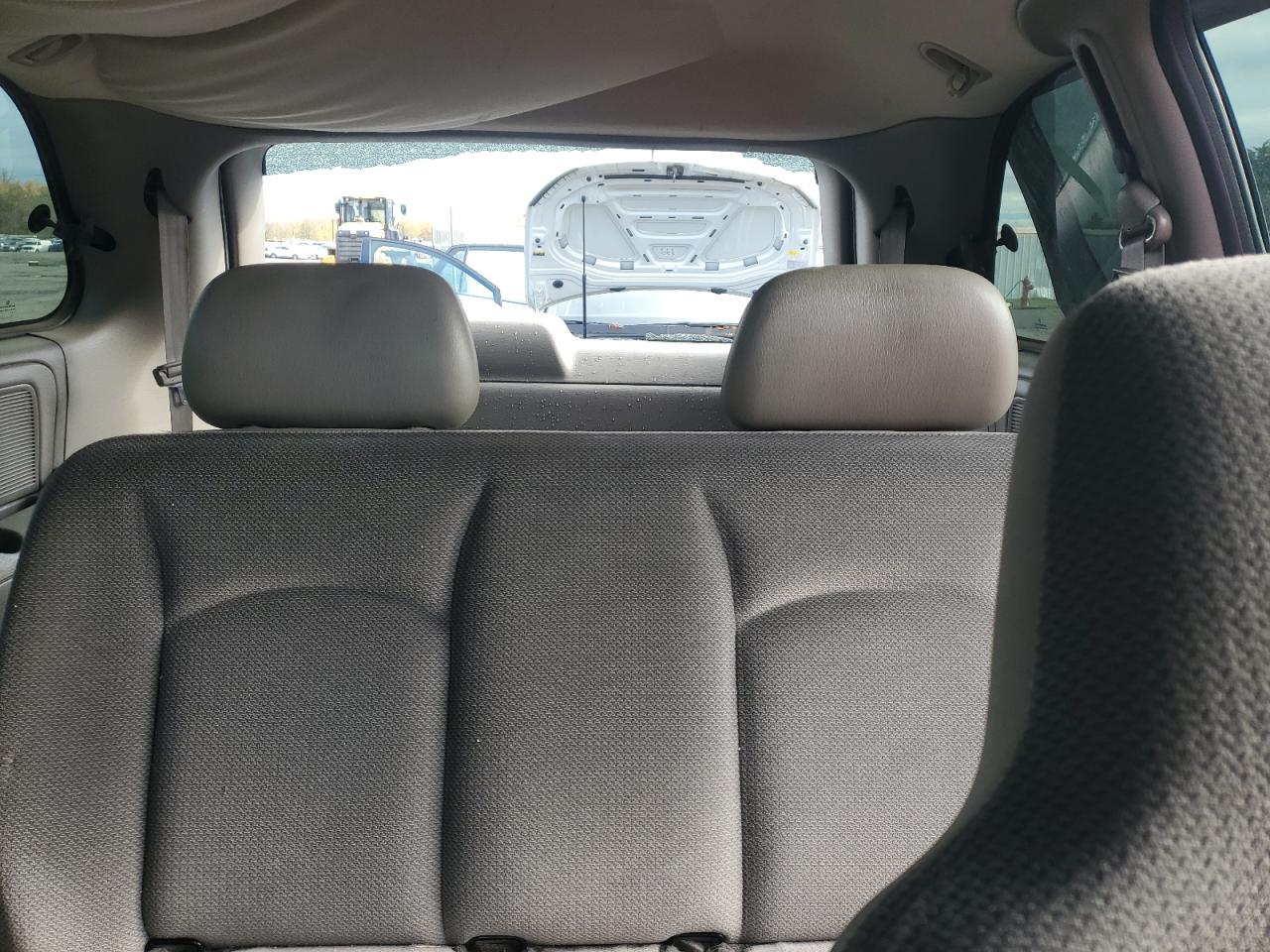 2002 Dodge Caravan - Image 10