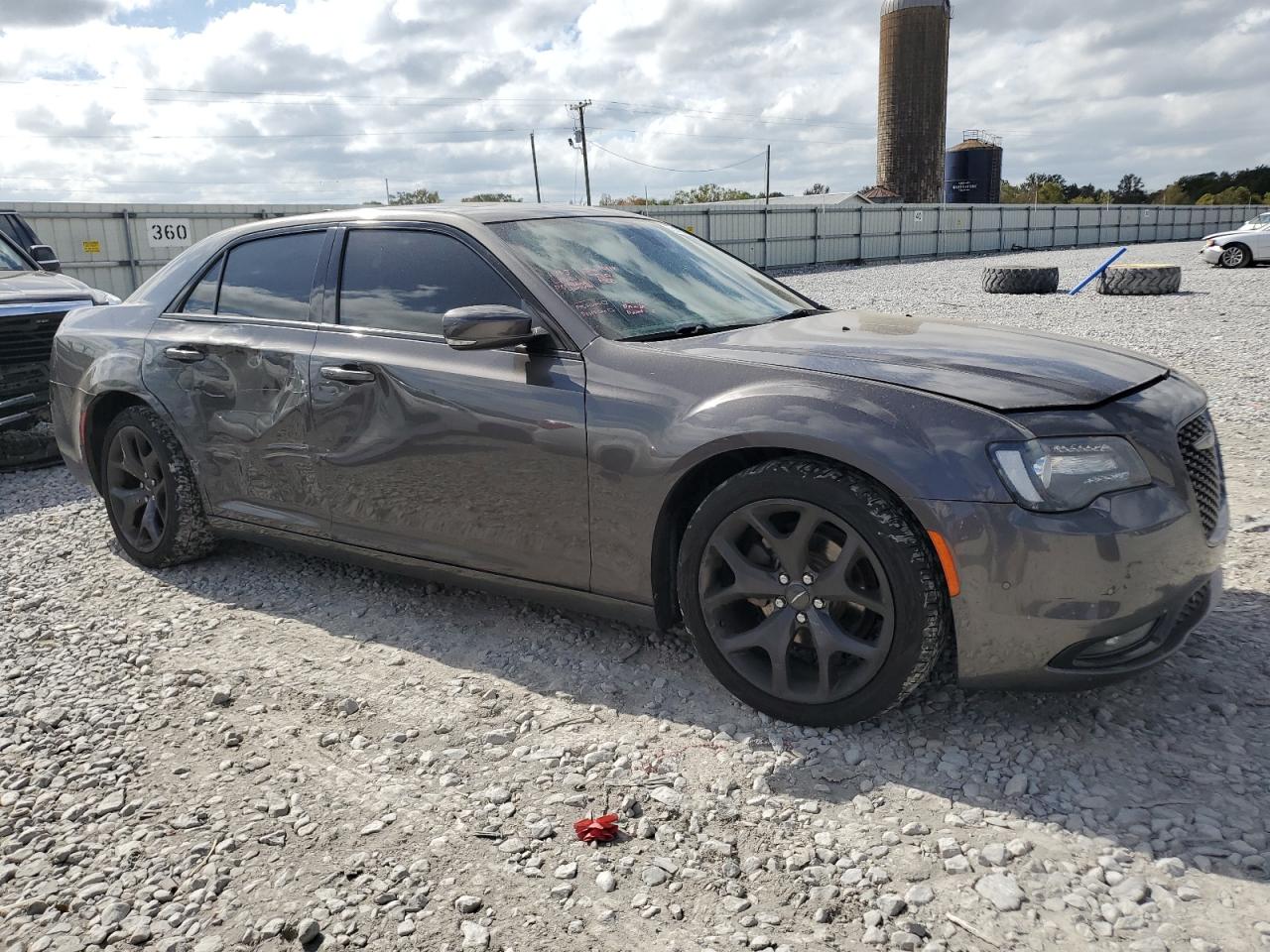 2021 Chrysler 300 - Image 4
