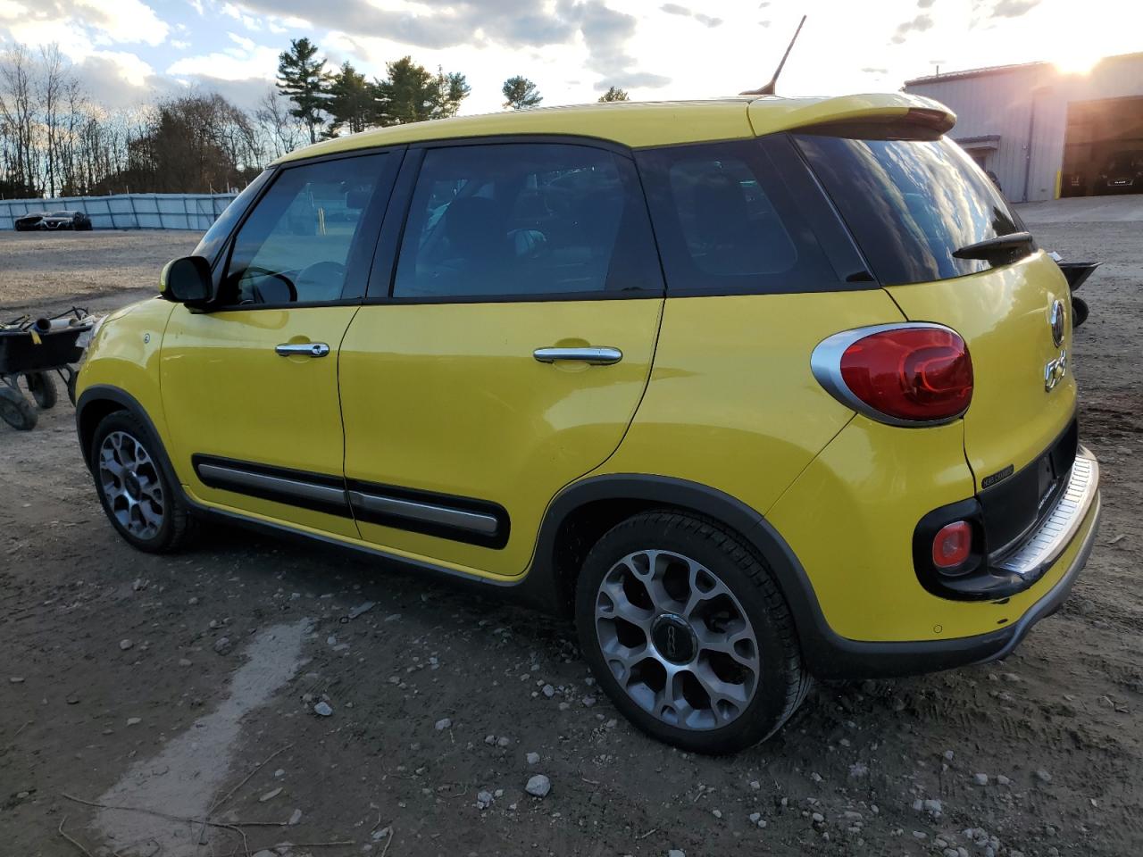 2014 Fiat 500L - Image 2
