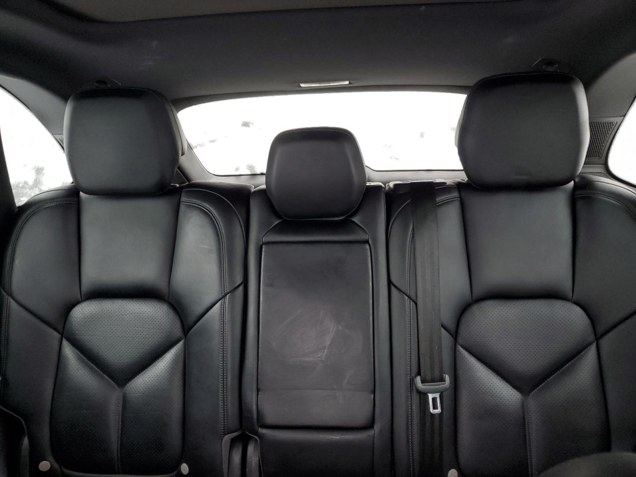 2017 Porsche Cayenne - Image 10