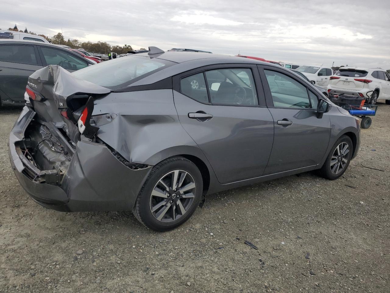 2021 Nissan Versa - Image 3
