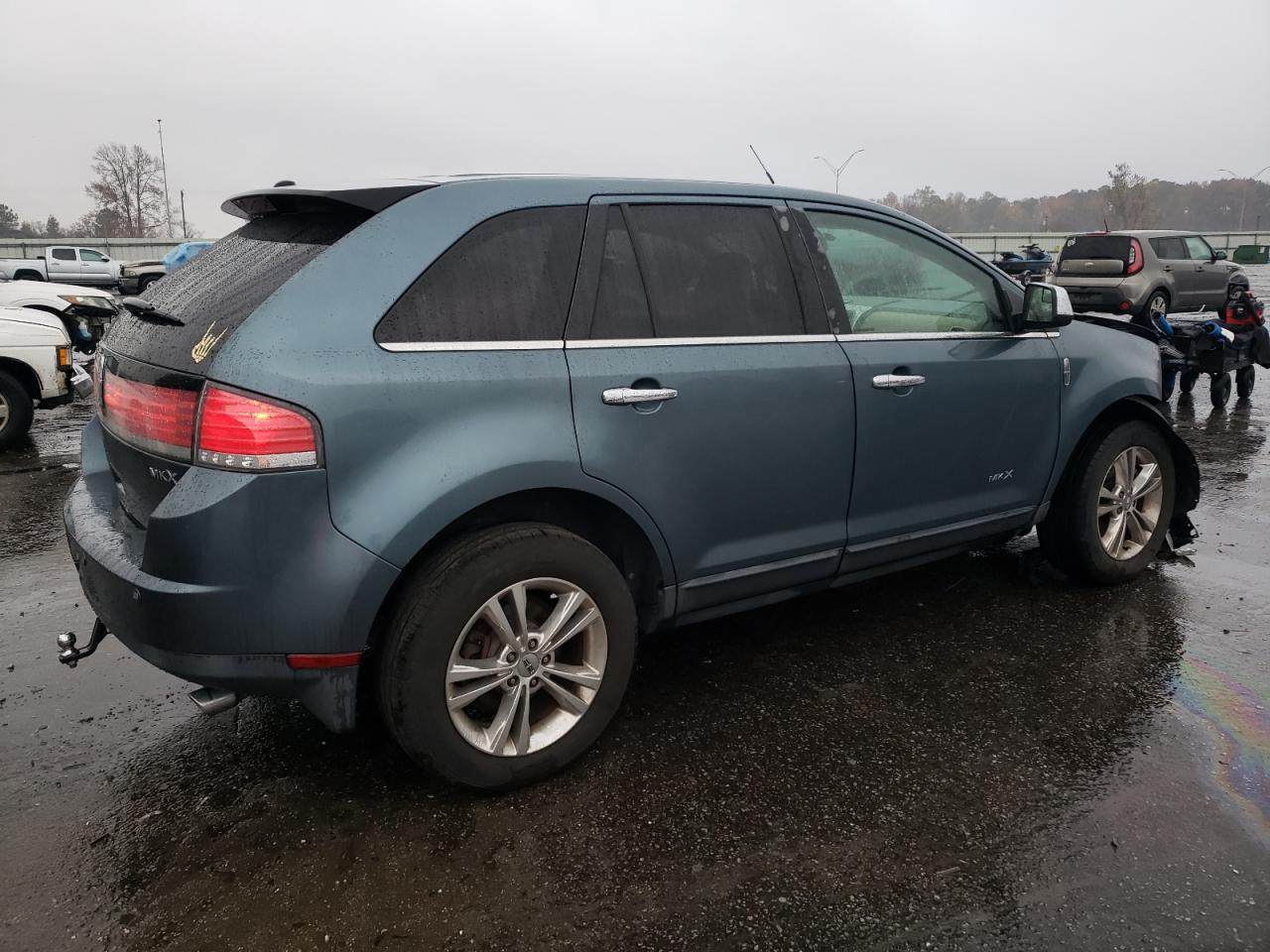 2010 Lincoln MKX - Image 3