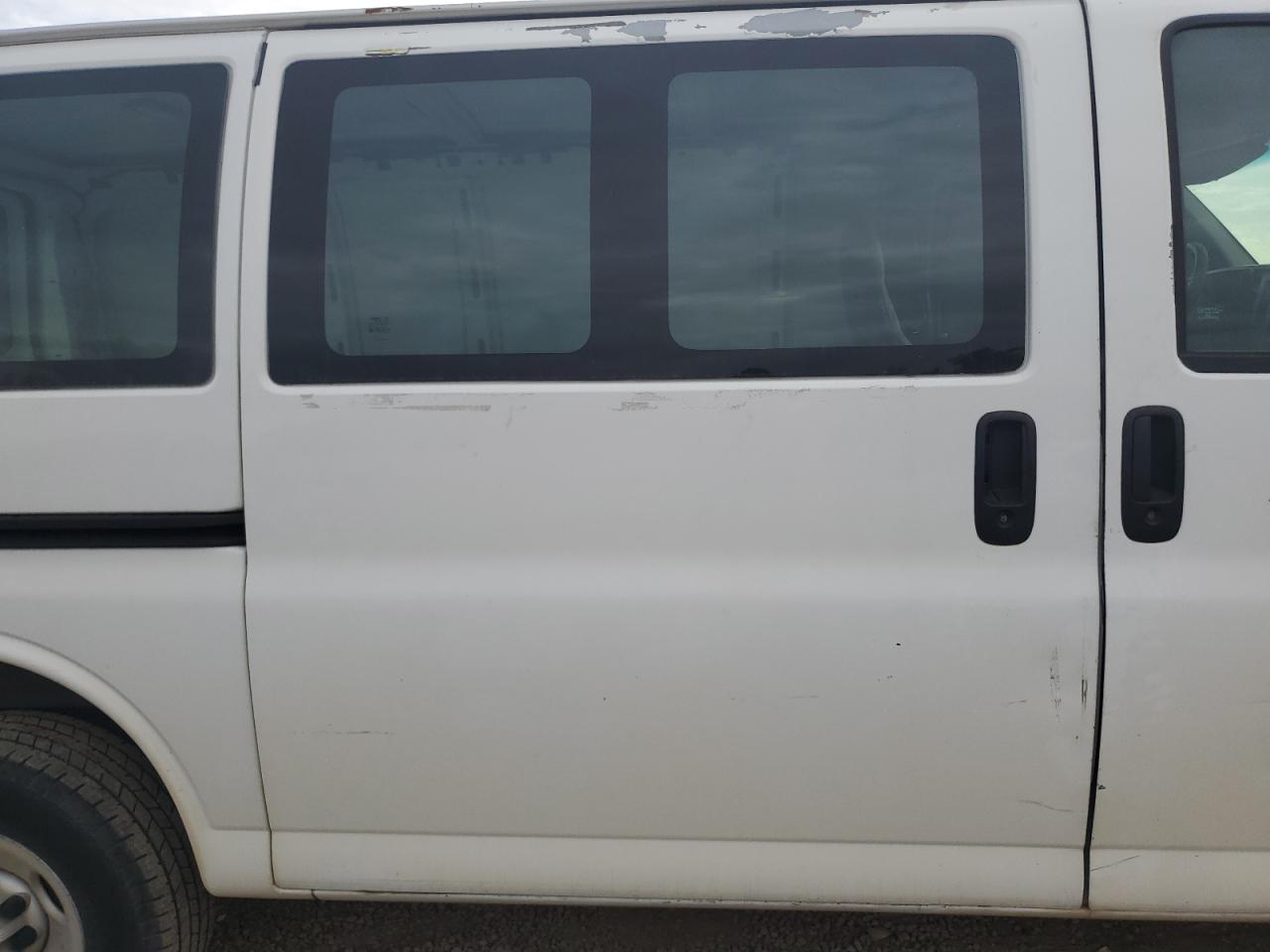 2008 Chevrolet Express - Image 11