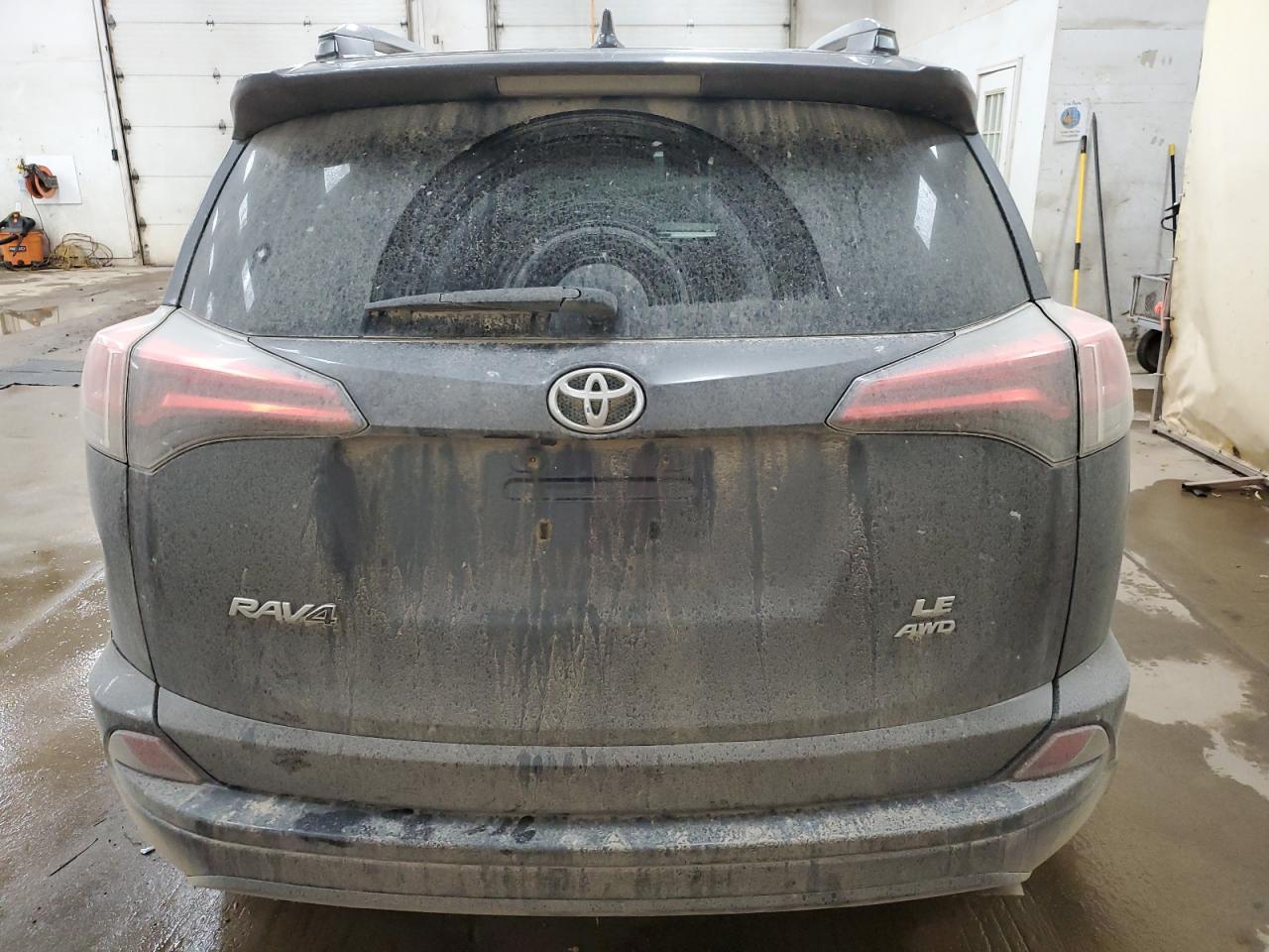 2018 Toyota RAV 4 - Image 6