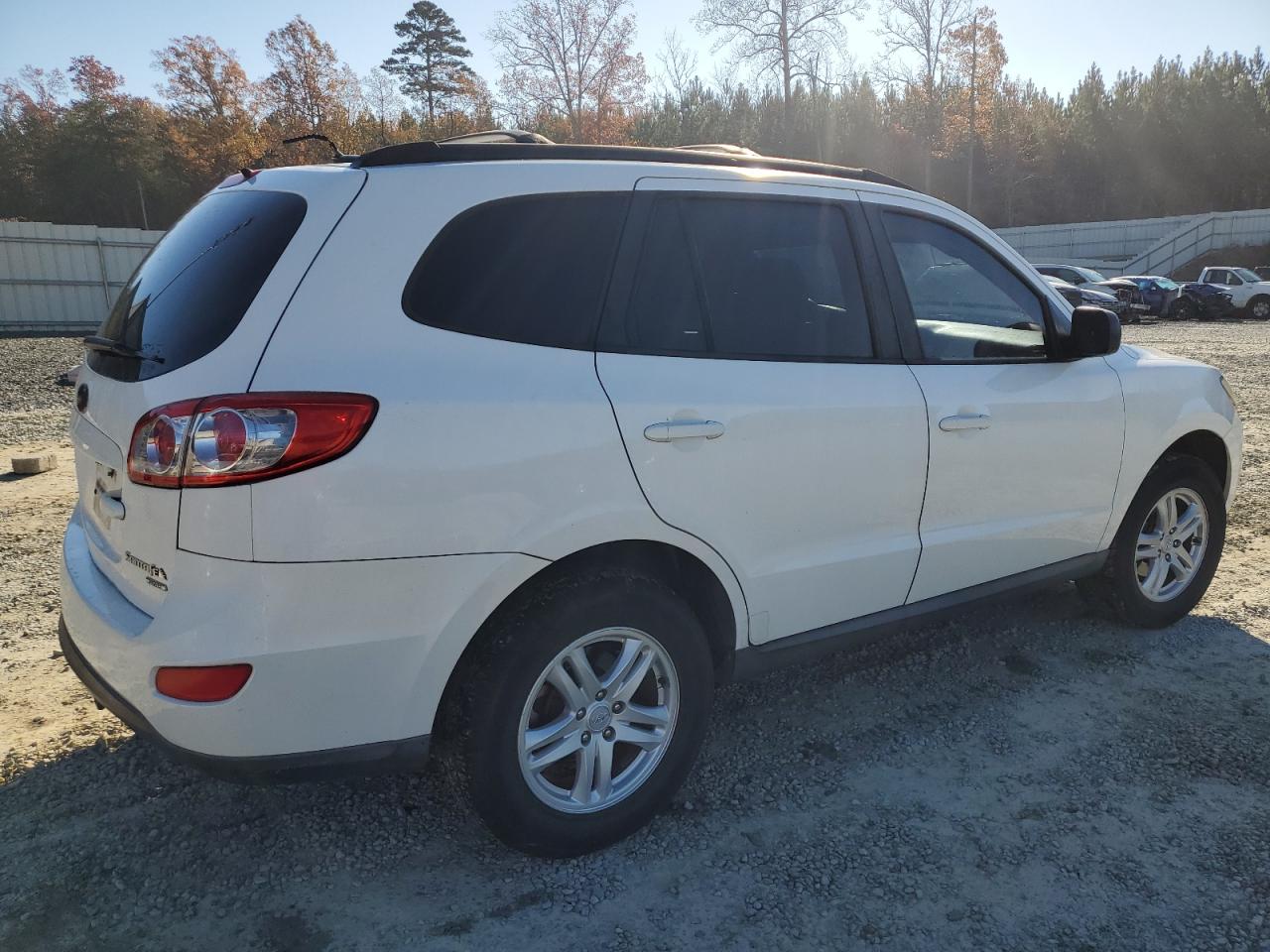 2010 Hyundai Santa Fe - Image 3
